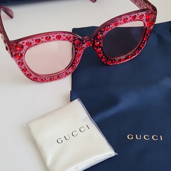Gucci GG0116S Pink Oversized Embellished Sunglasses Ruby Red Crystal Hearts - Picture 4 of 17